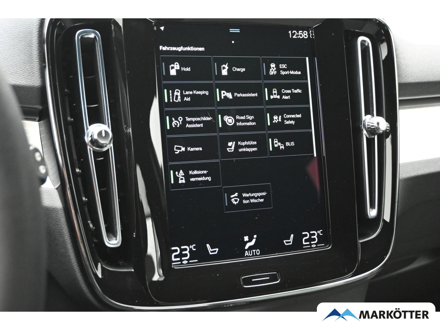 Fahrzeugabbildung Volvo XC40 T5 Plus Bright Recharge ACC/AHK/BLIS/Keyless