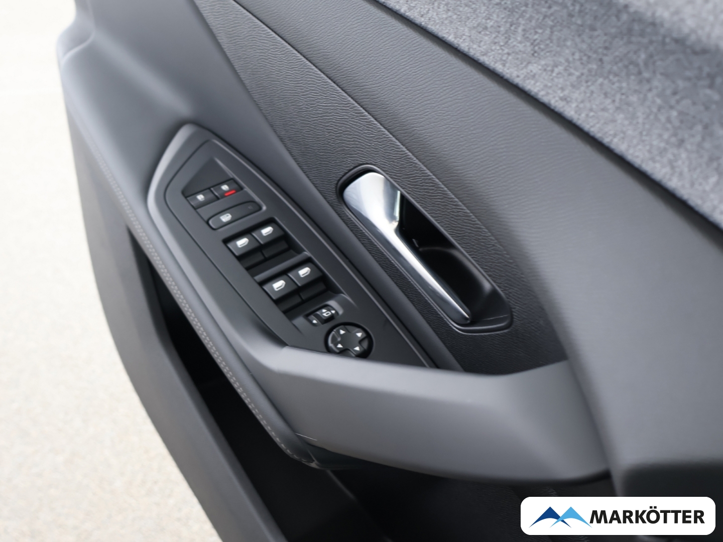 Fahrzeugabbildung Peugeot 308 Hybrid 145 Allure