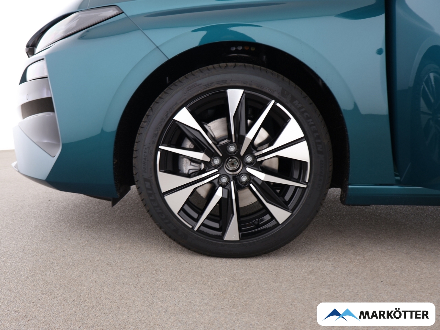 Fahrzeugabbildung Peugeot 308 Hybrid 145 Allure