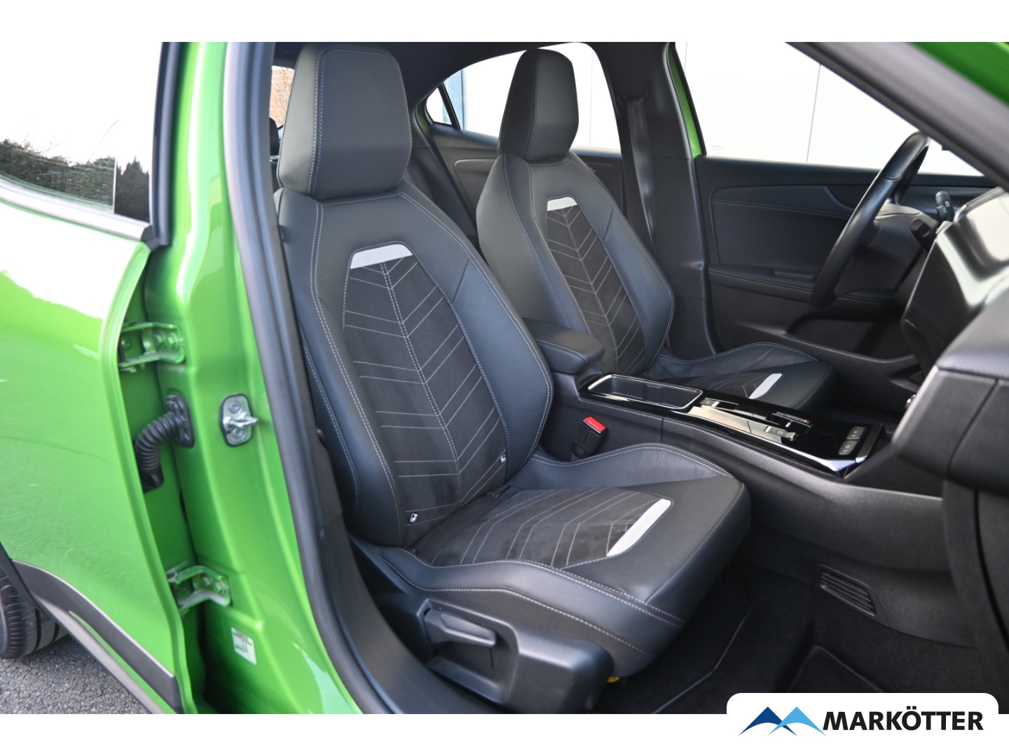 Fahrzeugabbildung Opel Mokka e Ultimate Navi/RFK180°/SHZ/Lenkheiz./PDC