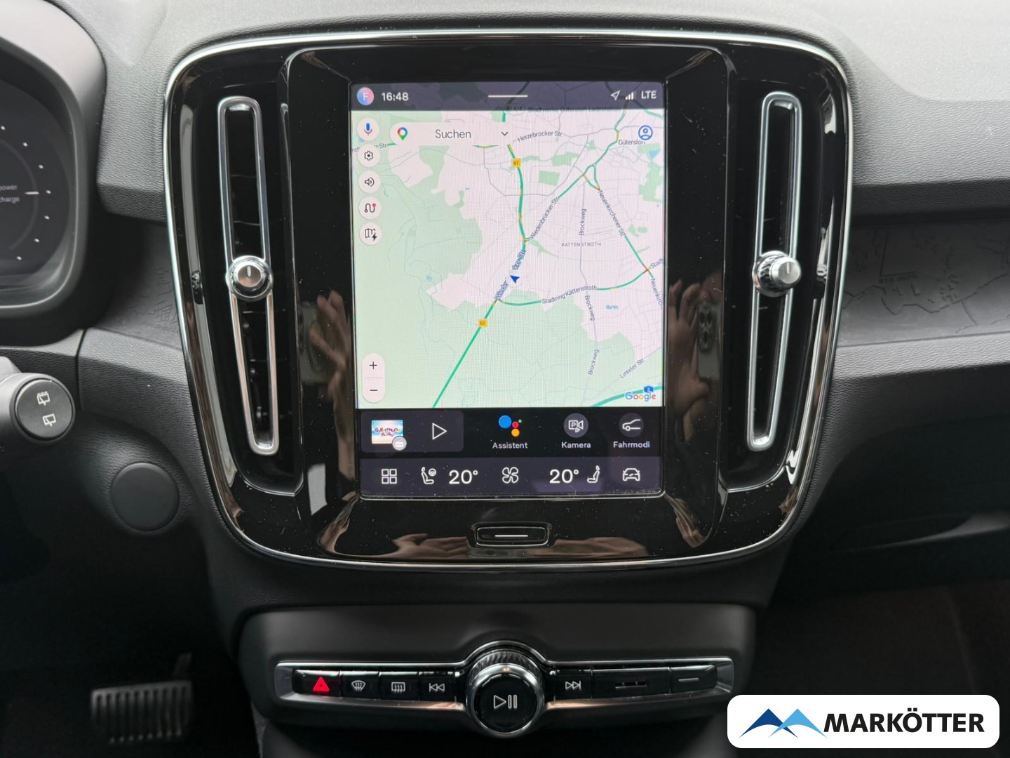 Fahrzeugabbildung Volvo XC40 AWD Plus Recharge Pure Electric ACC/BLIS/WP