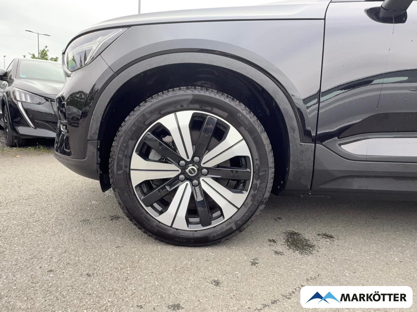 Fahrzeugabbildung Volvo XC40 AWD Plus Recharge Pure Electric ACC/BLIS/WP