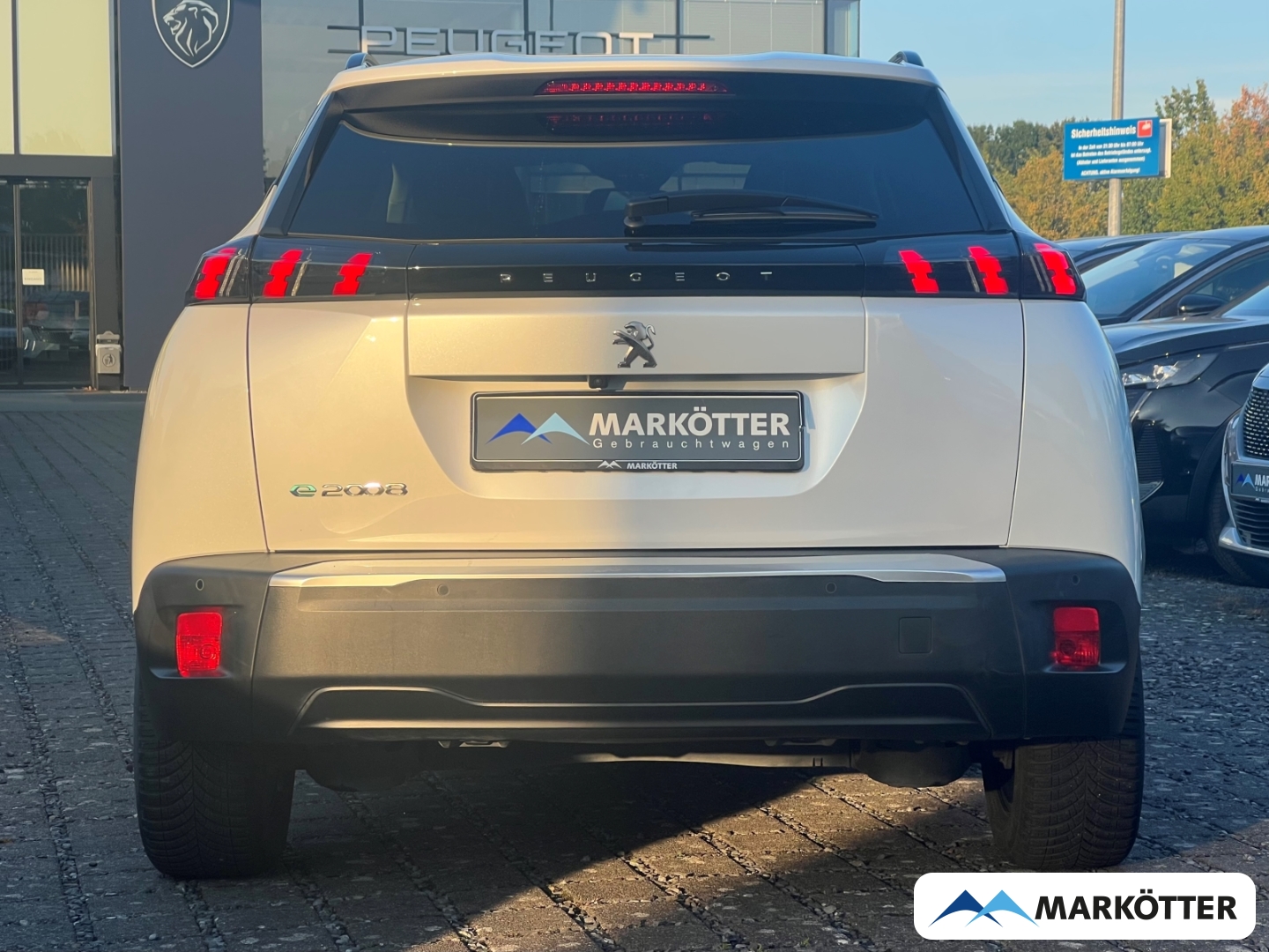 Fahrzeugabbildung Peugeot 2008 e-2008 Allure Elektromotor 136 CAM/SHZ/TEMP