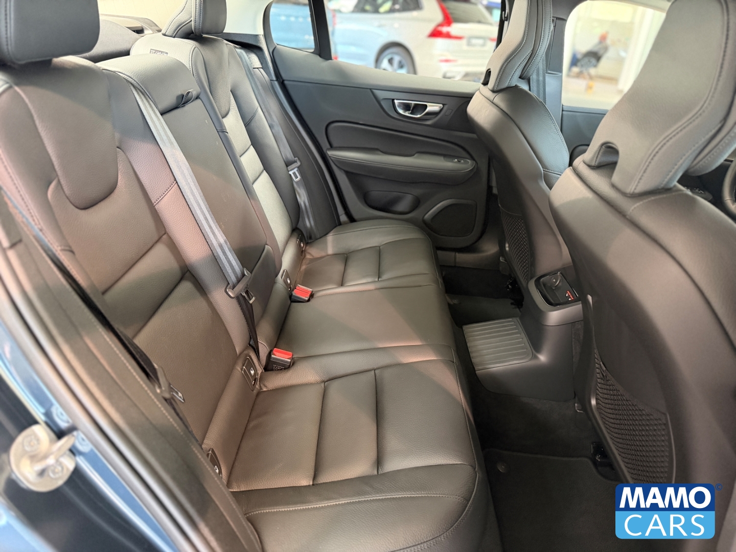 Fahrzeugabbildung Volvo S60 T8 Plus Dark Recharge ACC/BLIS/PANO/H&K