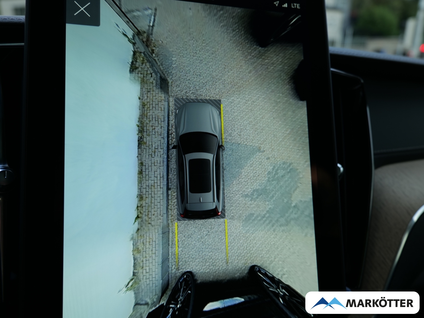 Fahrzeugabbildung Volvo XC60 T6 AWD Recharge Ultra Dark FOUR-C/PANO/STHZ