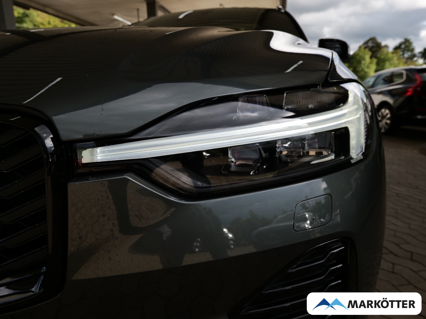 Fahrzeugabbildung Volvo XC60 T6 AWD Recharge Ultra Dark FOUR-C/PANO/STHZ