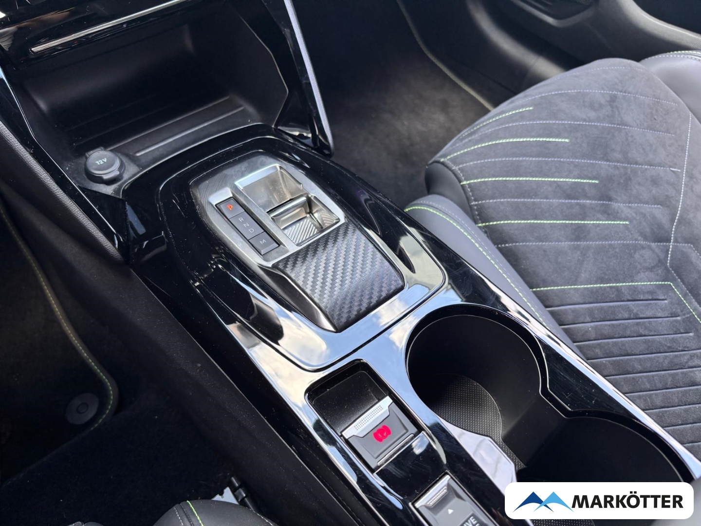 Fahrzeugabbildung Peugeot 208 GT Hybrid CAM/PANO/SHZ/LED/MASSAGE