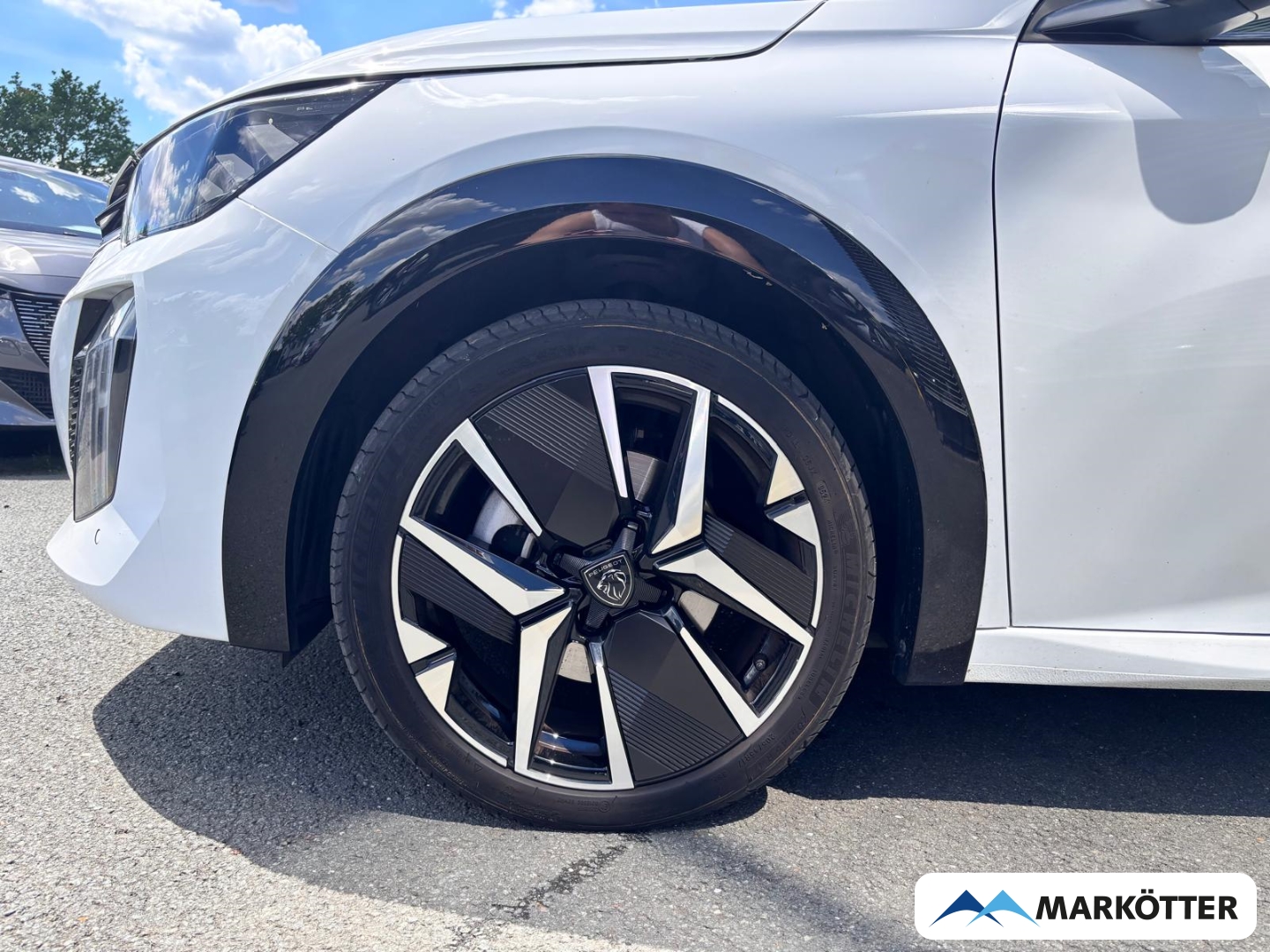 Fahrzeugabbildung Peugeot 208 GT Hybrid CAM/PANO/SHZ/LED/MASSAGE