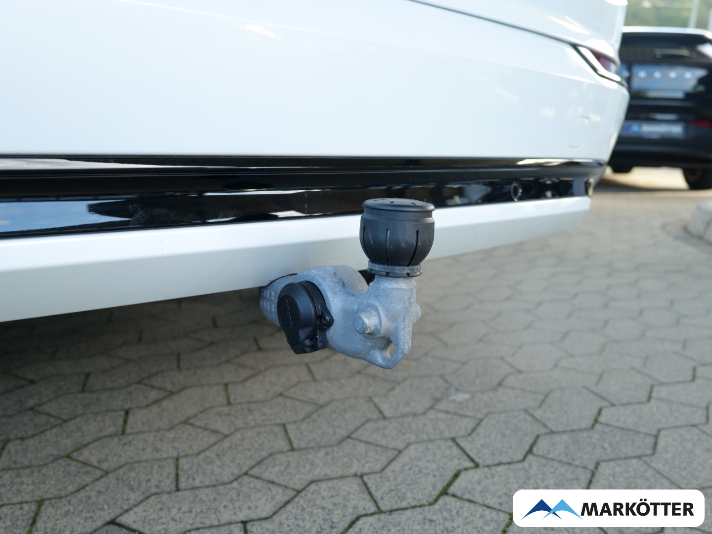Fahrzeugabbildung Volvo XC90 B5 AWD Plus Dark 7-Sitzer/Four-C/STHZ/PANO