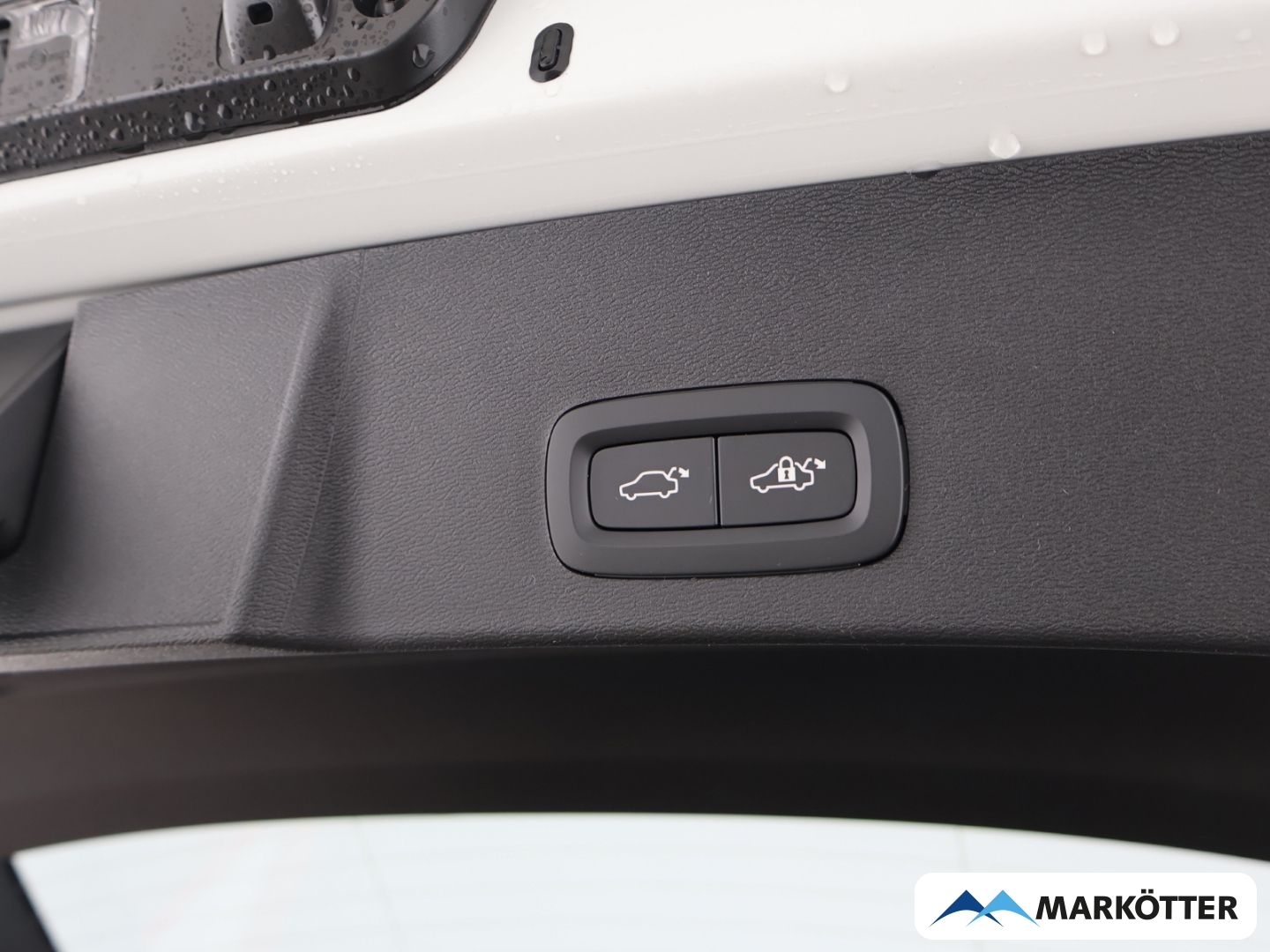 Fahrzeugabbildung Volvo XC40 B3 Plus Black Edition/20''/SHZ+LHZ/ACC/AHK