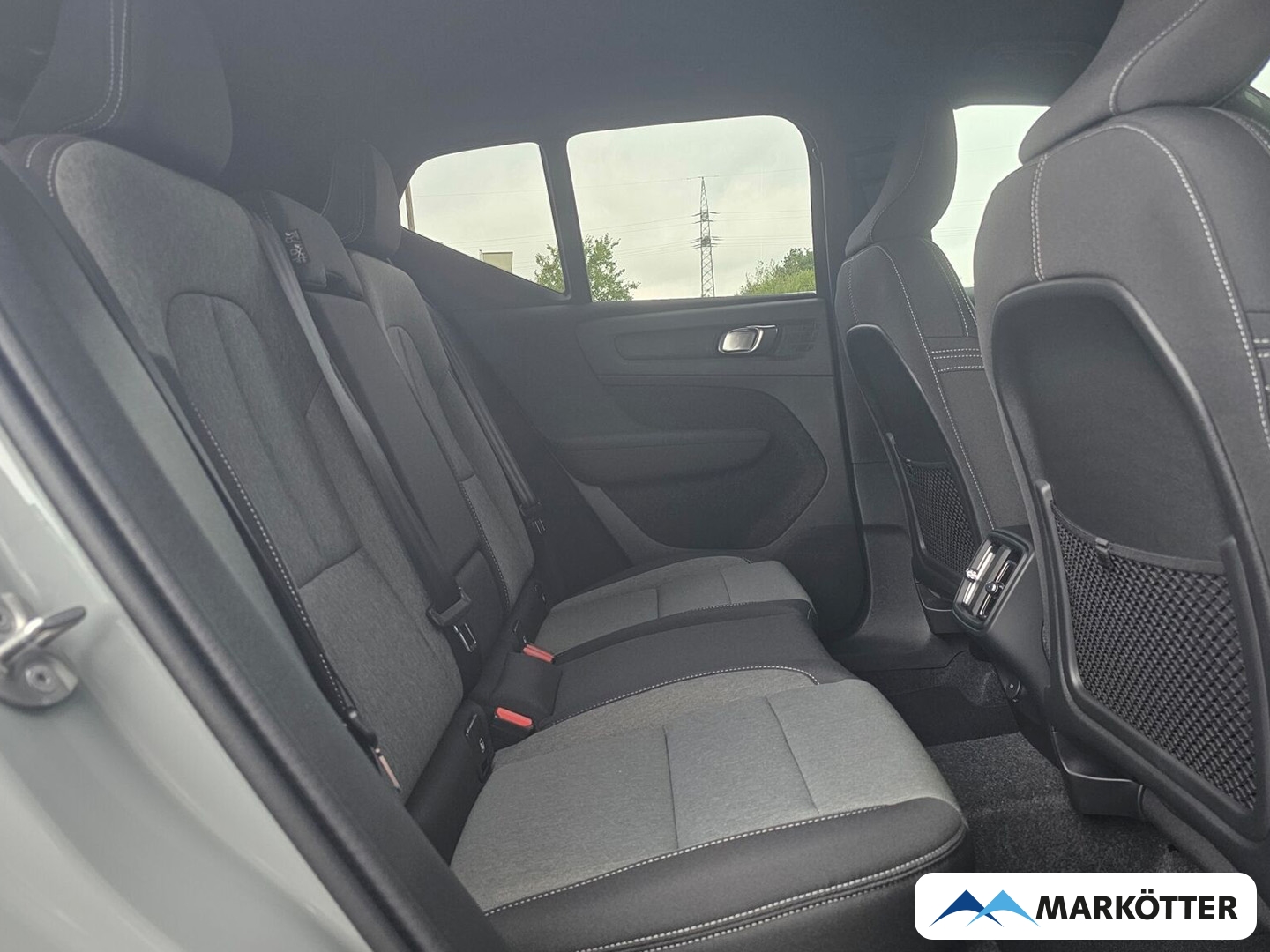 Fahrzeugabbildung Volvo XC40 Plus Dark 2WD/360°/19''/Heckscheibe abgedunkelt