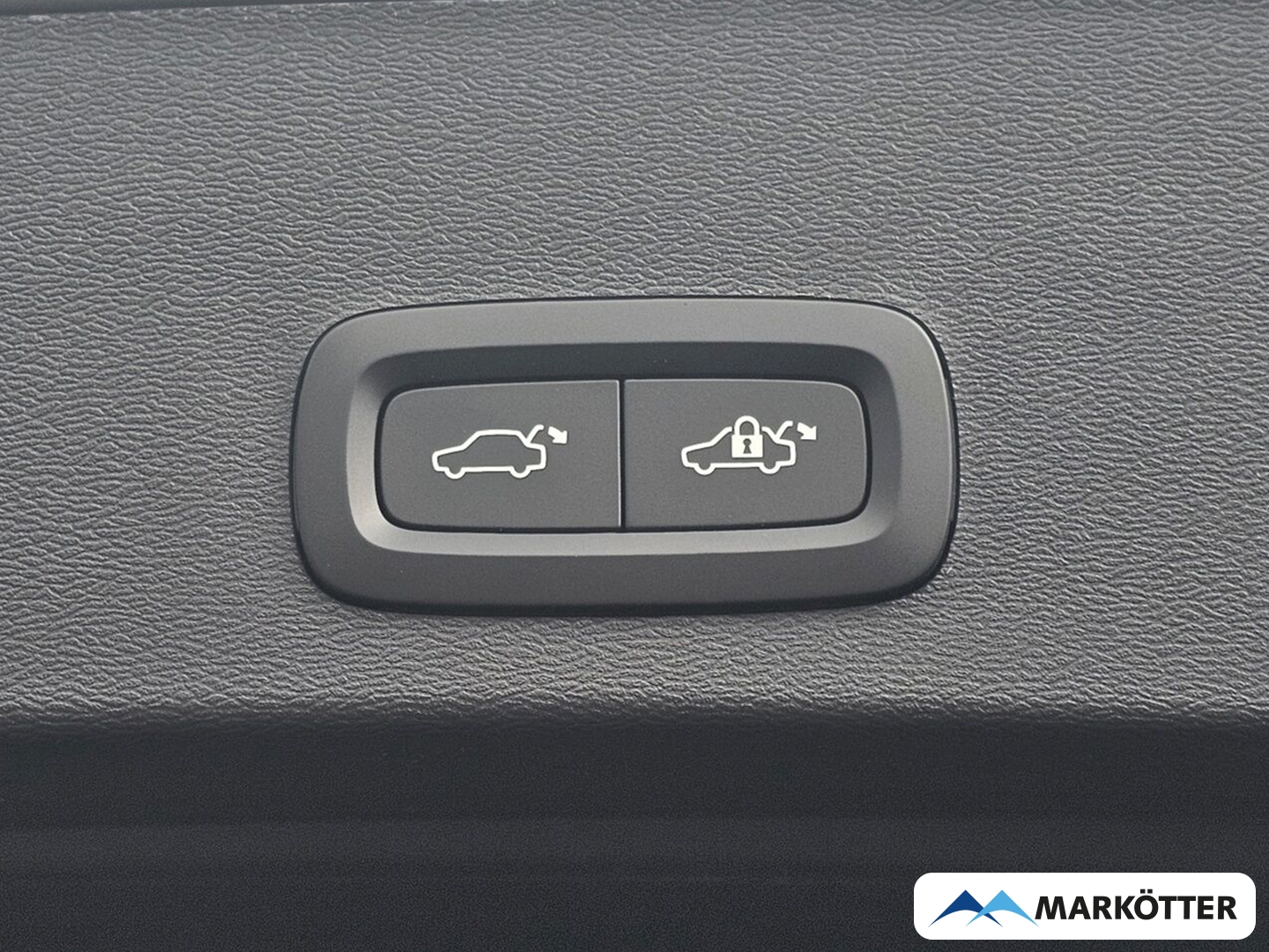 Fahrzeugabbildung Volvo XC40 Plus Dark 2WD/360°/19''/Heckscheibe abgedunkelt