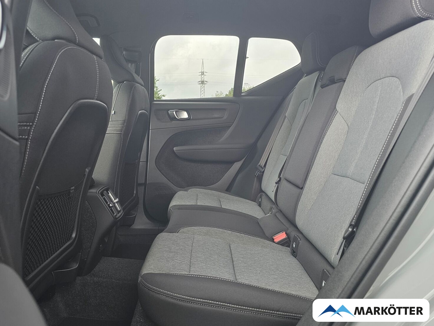 Fahrzeugabbildung Volvo XC40 Plus Dark 2WD/360°/19''/Heckscheibe abgedunkelt