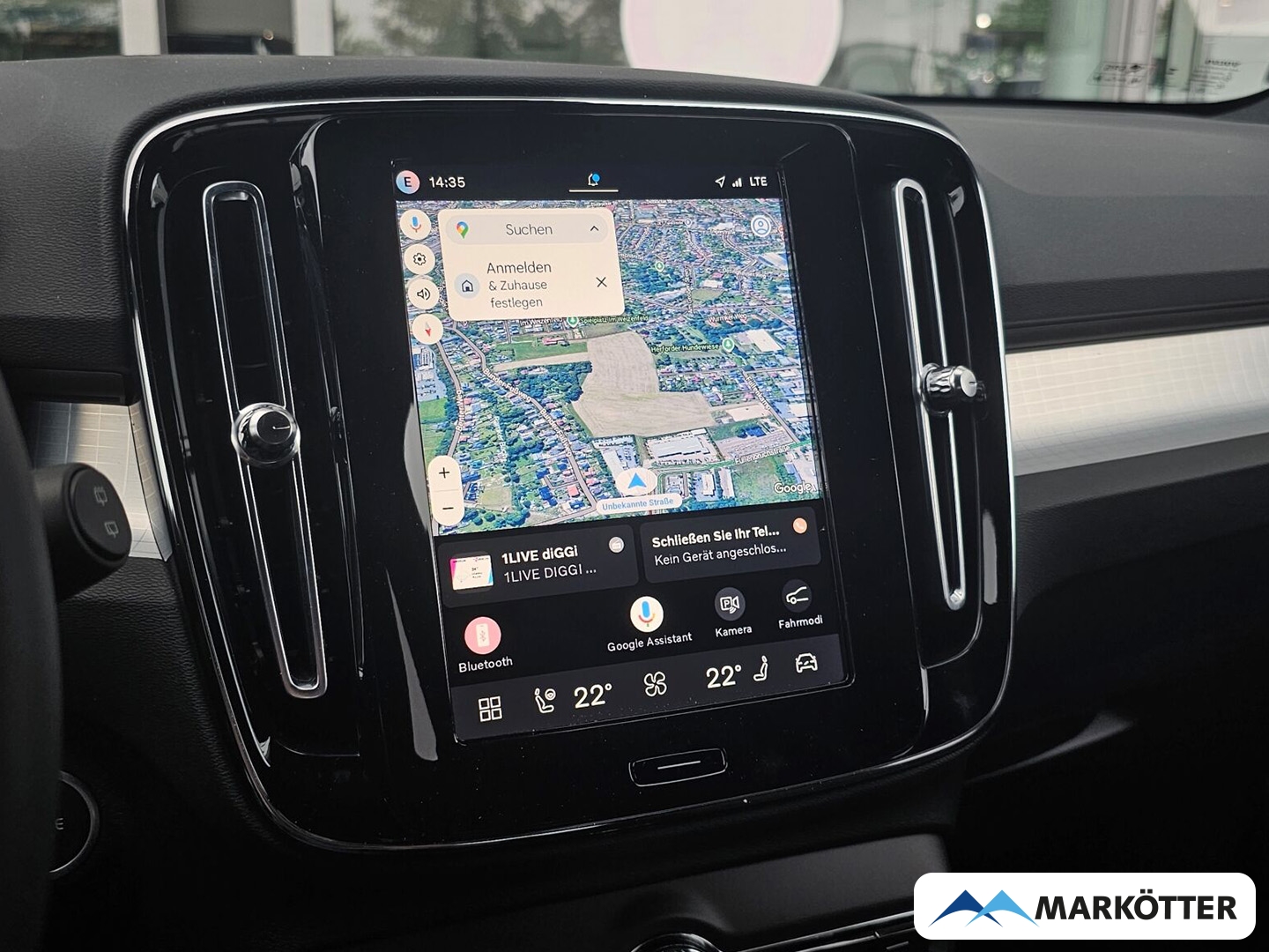 Fahrzeugabbildung Volvo XC40 Plus Dark 2WD/360°/19''/Heckscheibe abgedunkelt