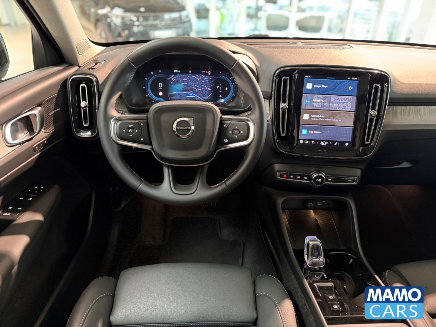 Fahrzeugabbildung Volvo XC40 B3 Plus Dark ACC/BLIS/LHZ/SHZ/360°/PANO