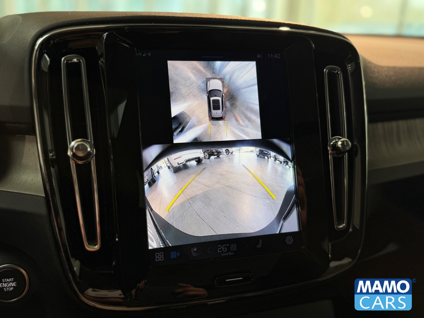 Fahrzeugabbildung Volvo XC40 B3 Plus Dark ACC/BLIS/LHZ/SHZ/360°/PANO