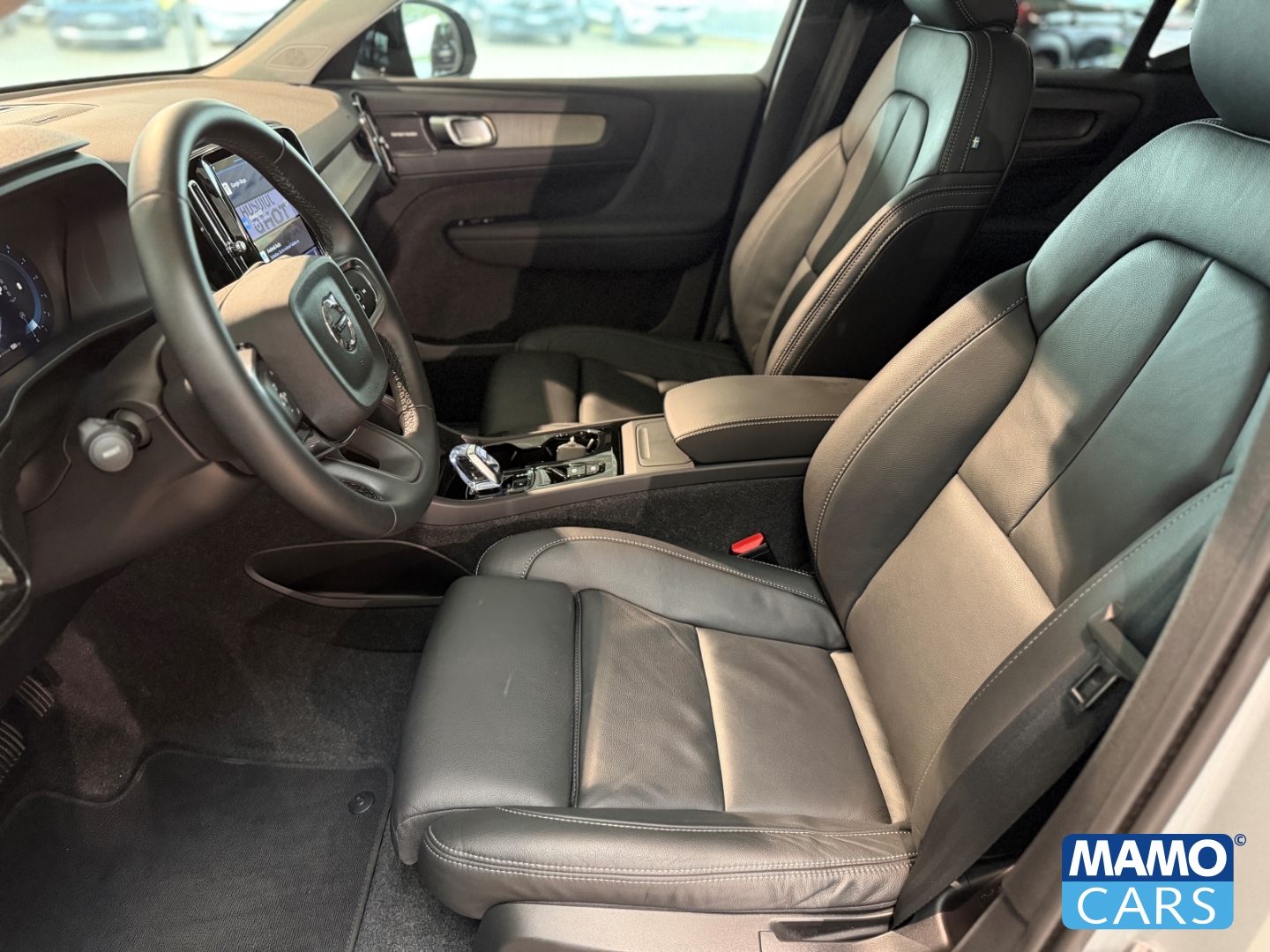 Fahrzeugabbildung Volvo XC40 B3 Plus Dark ACC/BLIS/LHZ/SHZ/360°/PANO