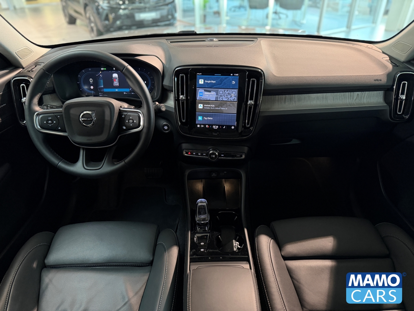 Fahrzeugabbildung Volvo XC40 B3 Plus Dark ACC/BLIS/LHZ/SHZ/360°/PANO