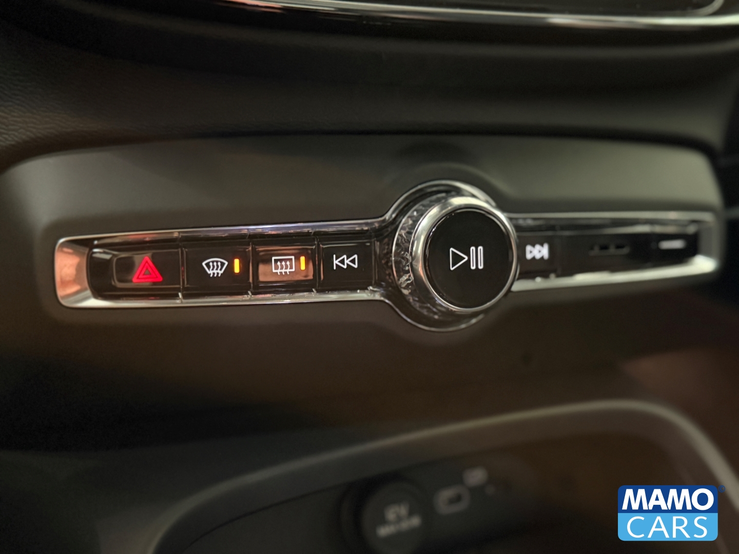 Fahrzeugabbildung Volvo XC40 B3 Plus Dark ACC/BLIS/LHZ/SHZ/360°/PANO