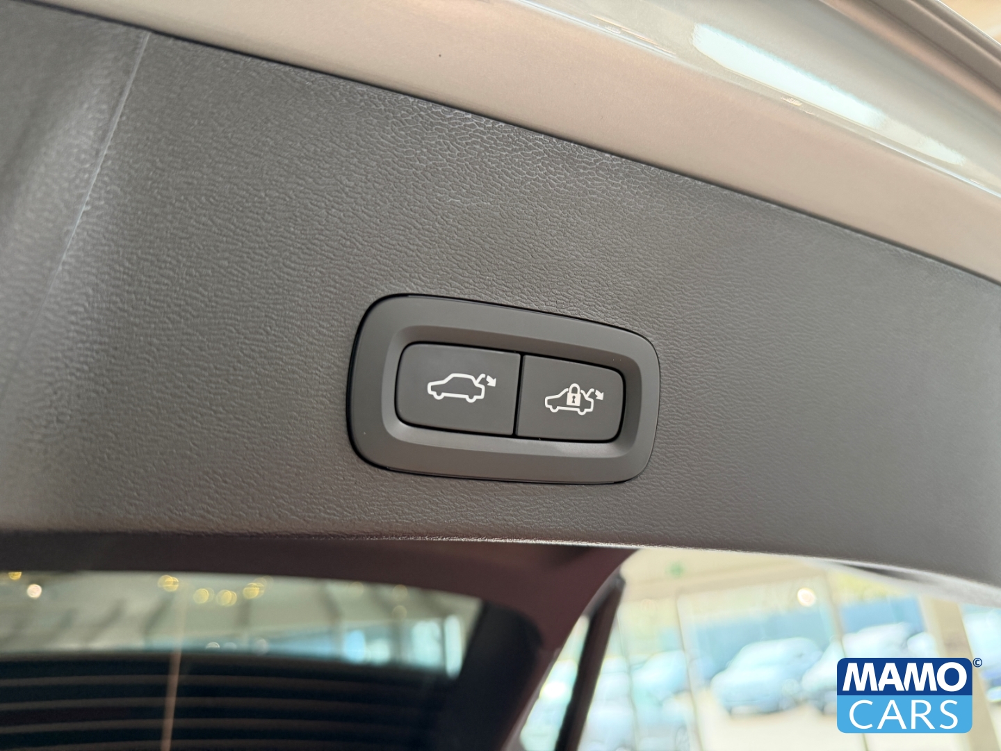 Fahrzeugabbildung Volvo XC40 B3 Plus Dark ACC/BLIS/LHZ/SHZ/360°/PANO