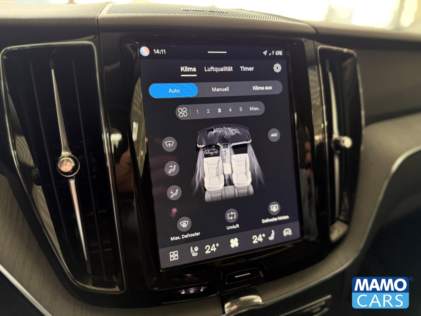 Fahrzeugabbildung Volvo XC60 B5 Plus Dark 0,99%Finanz. ACC/BLIS/HUD/360°