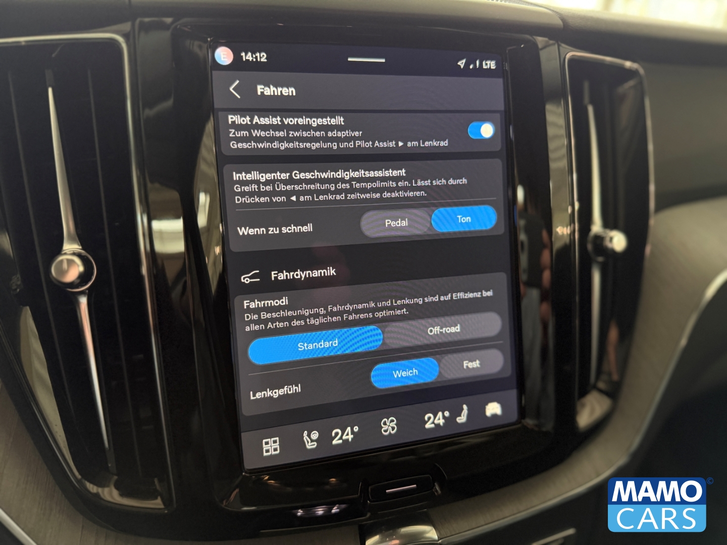 Fahrzeugabbildung Volvo XC60 B5 Plus Dark 0,99%Finanz. ACC/BLIS/HUD/360°