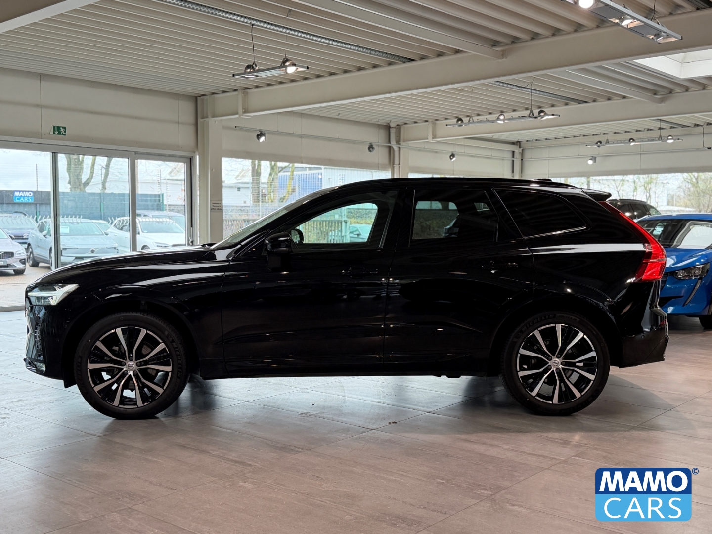 Fahrzeugabbildung Volvo XC60 B5 Plus Dark 0,99%Finanz. ACC/BLIS/HUD/360°