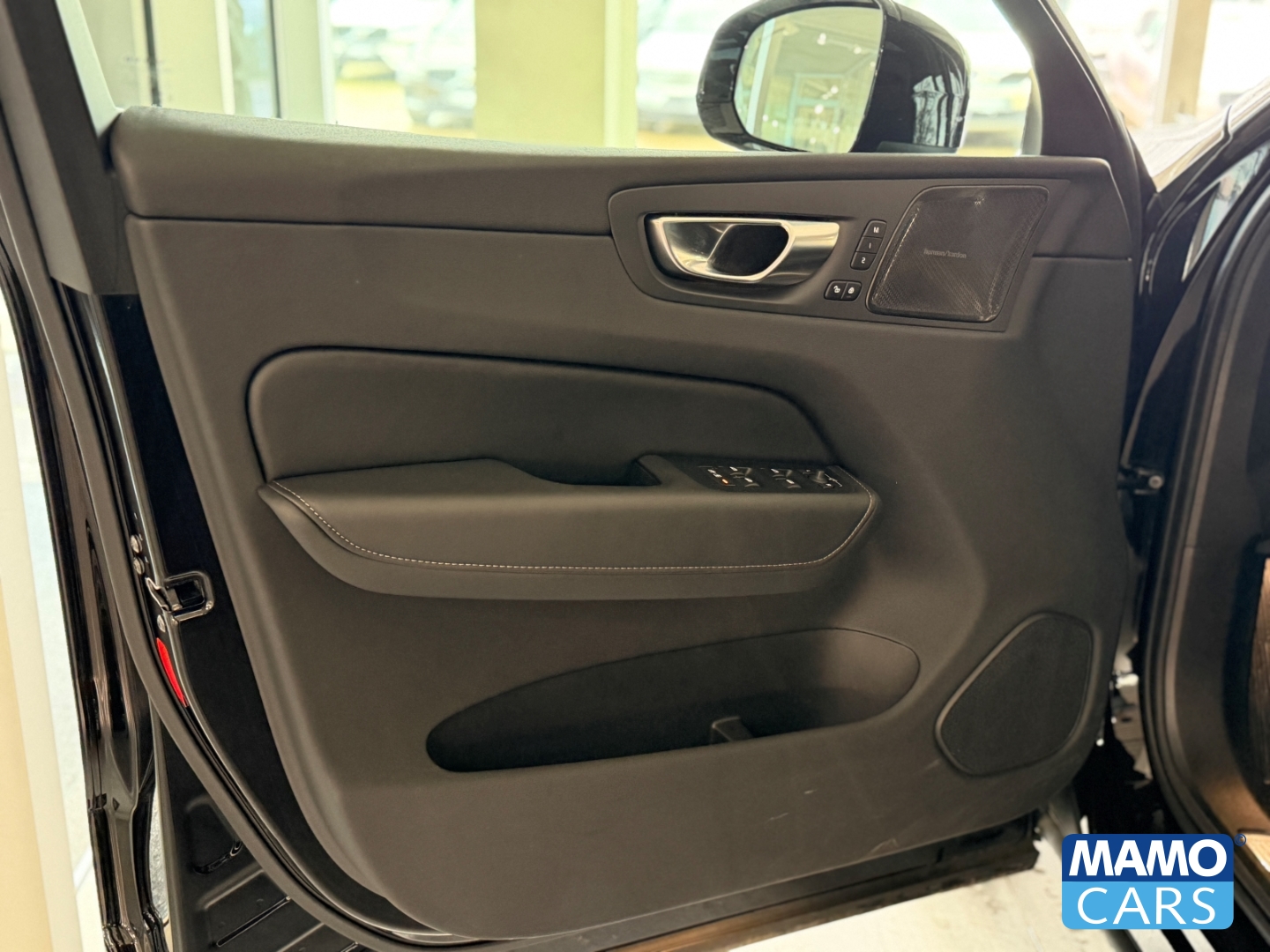 Fahrzeugabbildung Volvo XC60 B5 Plus Dark 0,99%Finanz. ACC/BLIS/HUD/360°