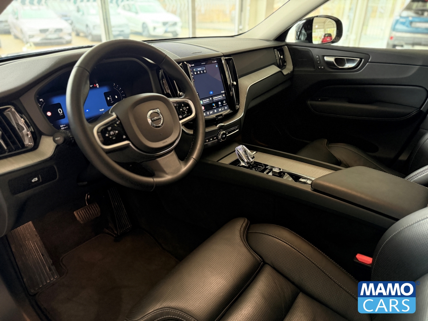 Fahrzeugabbildung Volvo XC60 B5 Plus Dark 0,99%Finanz. ACC/BLIS/HUD/360°