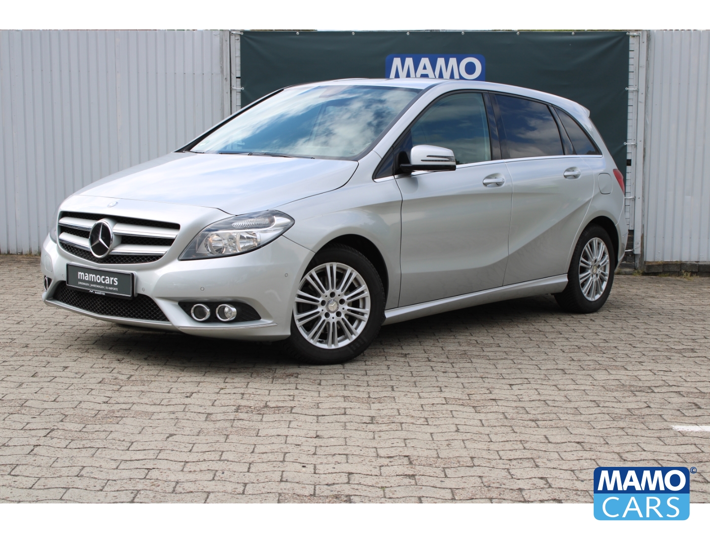 Fahrzeugabbildung Mercedes-Benz B 200 AHK/Allwetter/Rückfahrkamera/PDC/Sportpaket