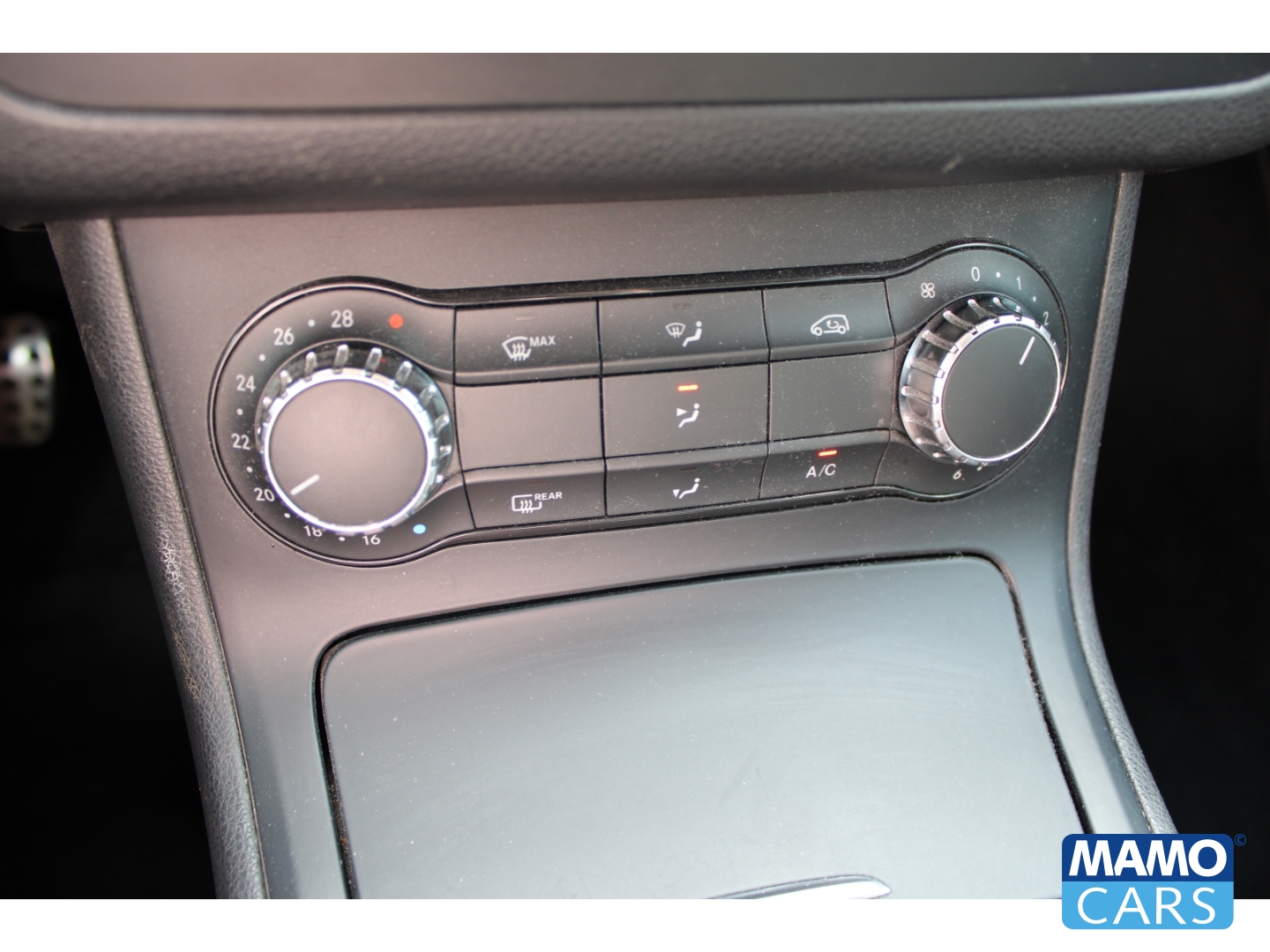 Fahrzeugabbildung Mercedes-Benz B 200 AHK/Allwetter/Rückfahrkamera/PDC/Sportpaket