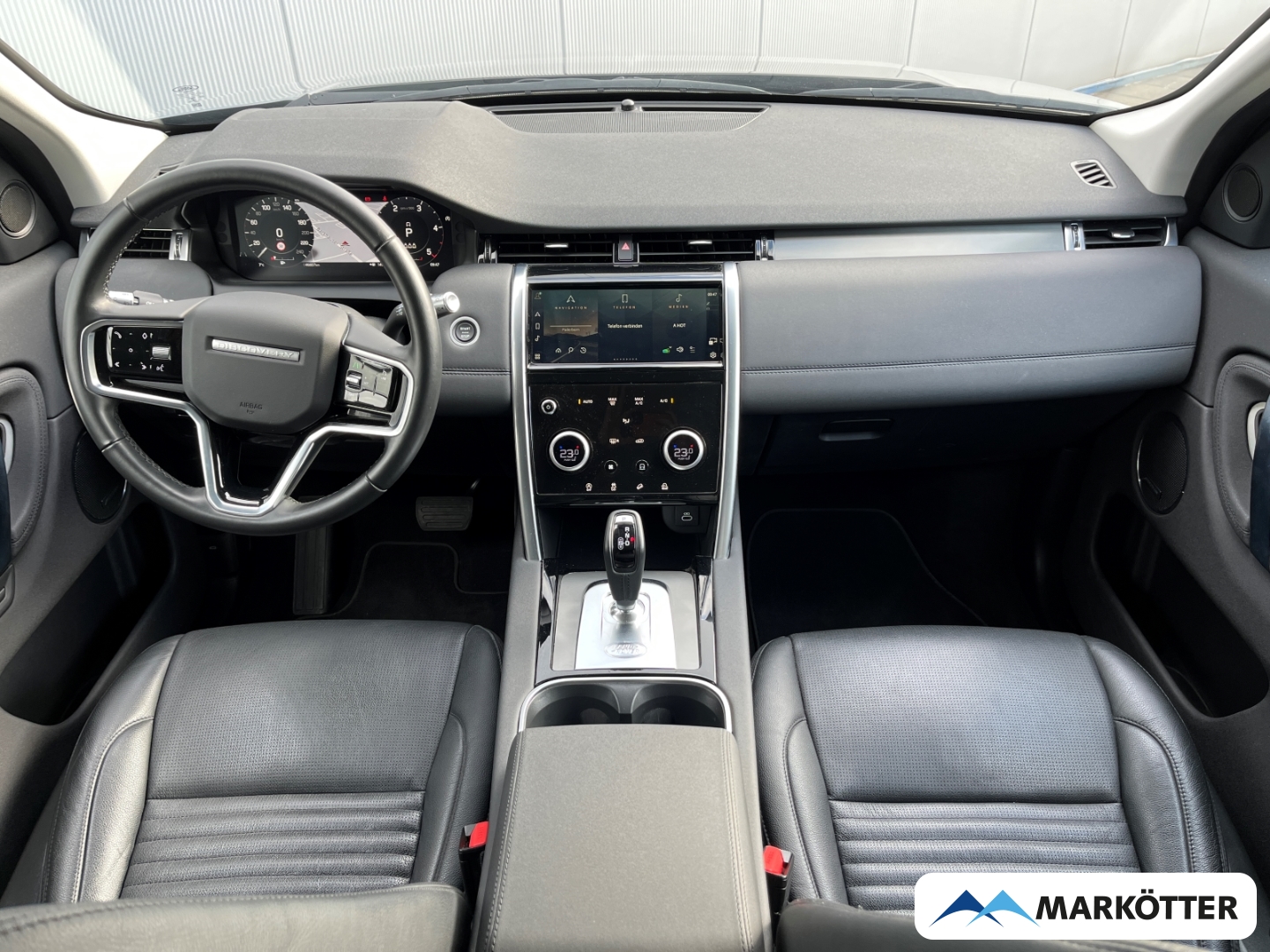 Fahrzeugabbildung Land Rover Discovery Sport D200 SE AWD AHK/Keyless/Memory