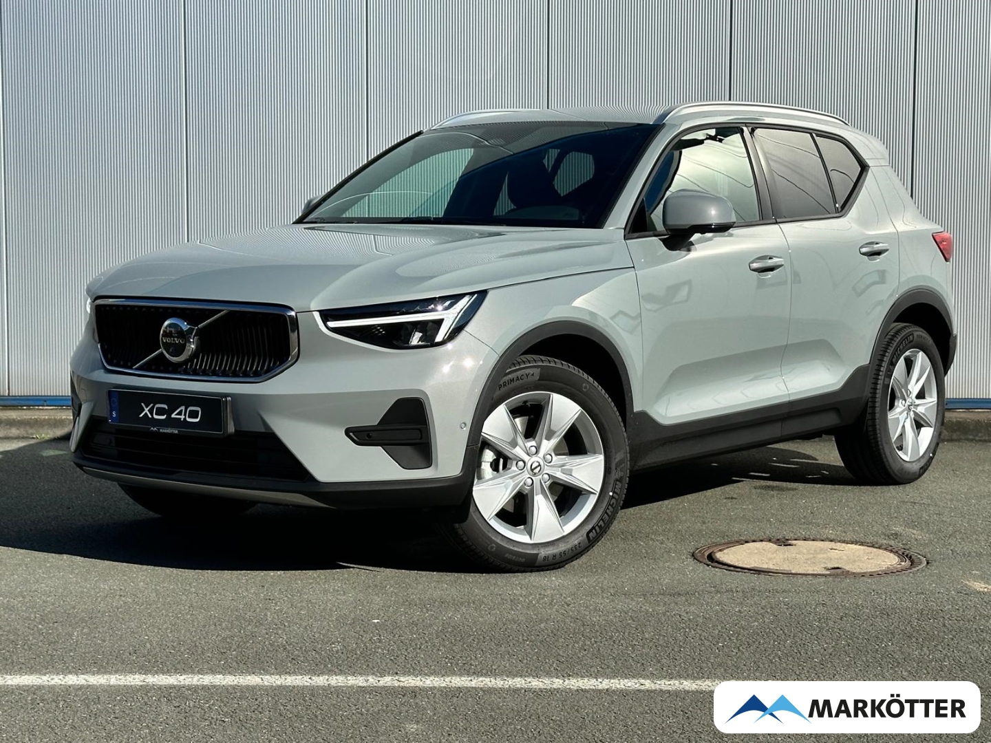 Fahrzeugabbildung Volvo XC40 B3 Core 2WD ACC/360° Kamera/Memory