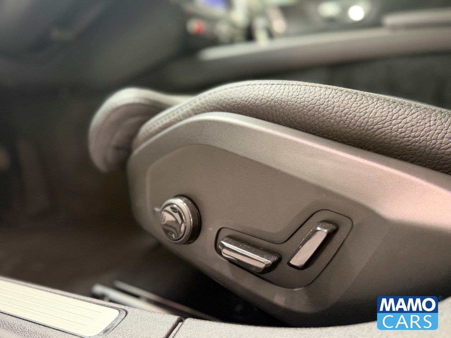 Fahrzeugabbildung Volvo V60 B4 Core ACC/BLIS/CAM/FSH/4xSHZ/APPLE