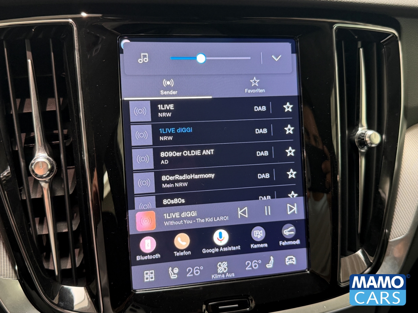 Fahrzeugabbildung Volvo V60 B4 Core ACC/BLIS/CAM/FSH/4xSHZ/APPLE