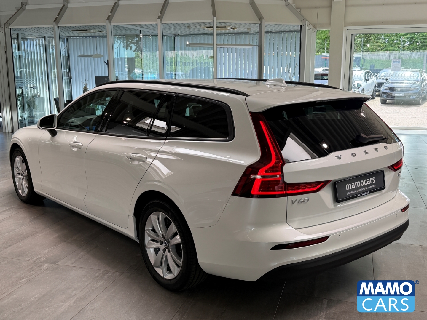 Fahrzeugabbildung Volvo V60 B4 Core ACC/BLIS/CAM/FSH/4xSHZ/APPLE