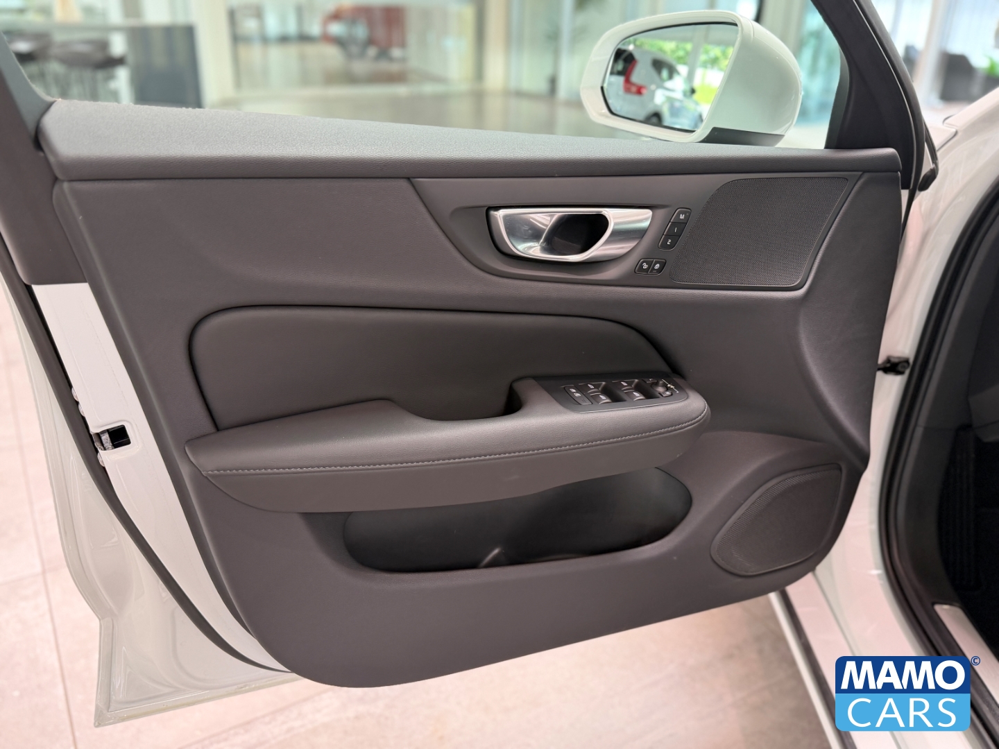 Fahrzeugabbildung Volvo V60 B4 Core ACC/BLIS/CAM/FSH/4xSHZ/APPLE