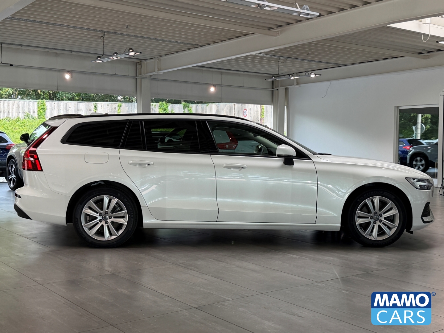 Fahrzeugabbildung Volvo V60 B4 Core ACC/BLIS/CAM/FSH/4xSHZ/APPLE