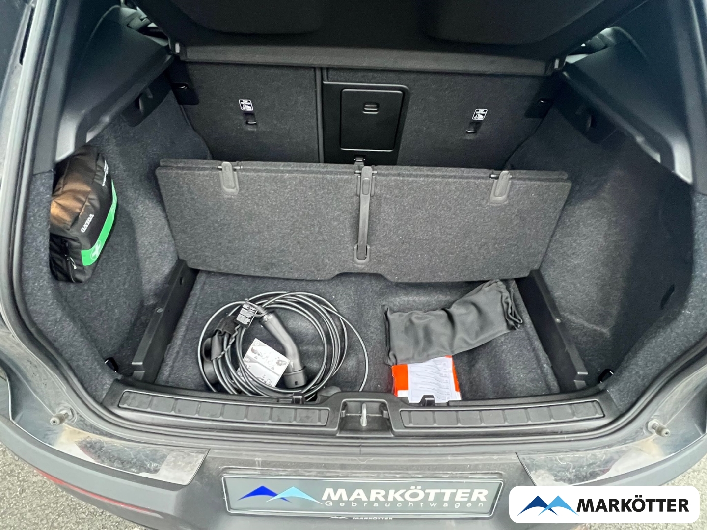 Fahrzeugabbildung Volvo XC40 Plus Recharge Pure Elect. SH/LH/CAM/Wärmep.