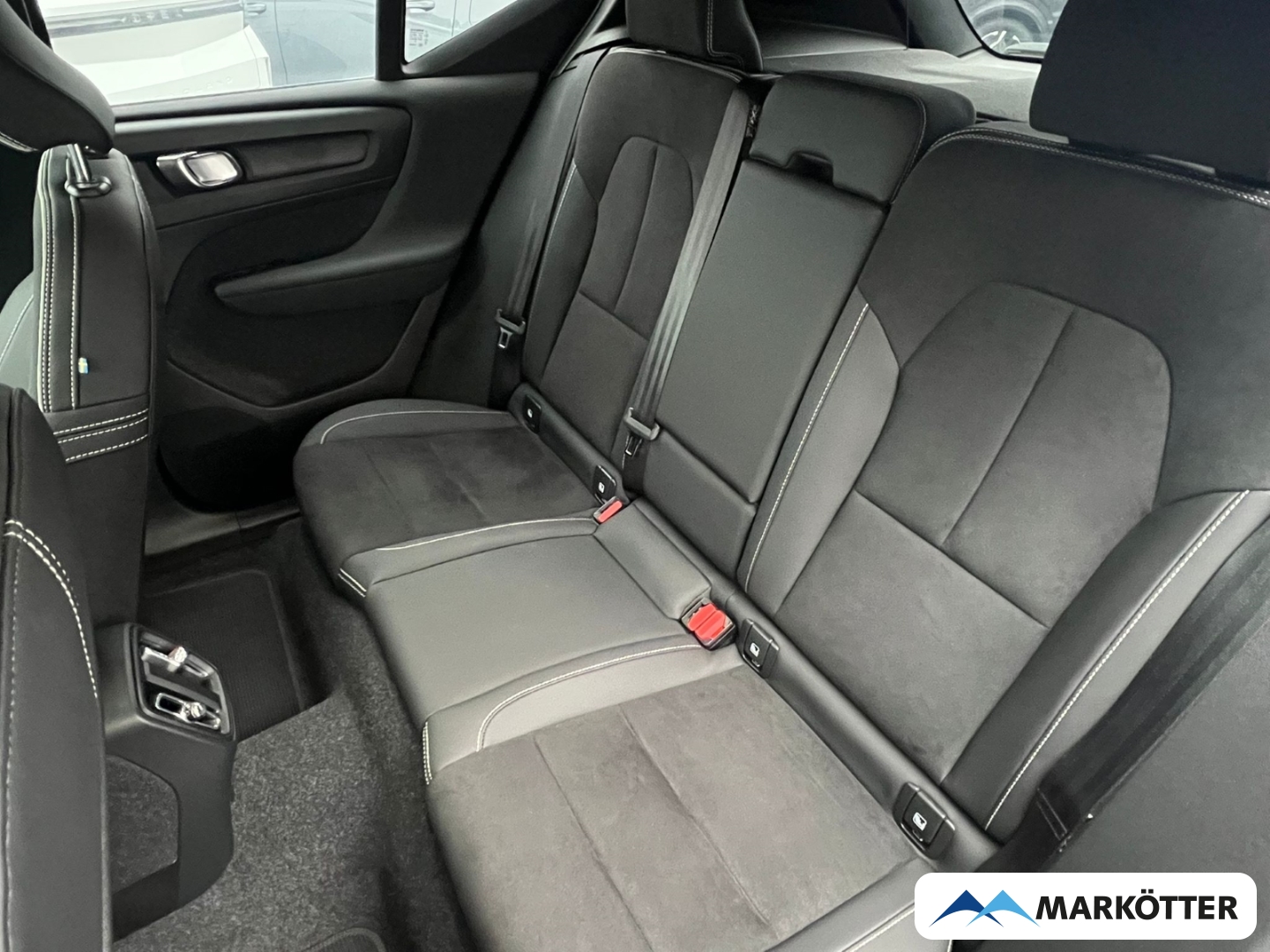 Fahrzeugabbildung Volvo XC40 Plus Recharge Pure Elect. SH/LH/CAM/Wärmep.