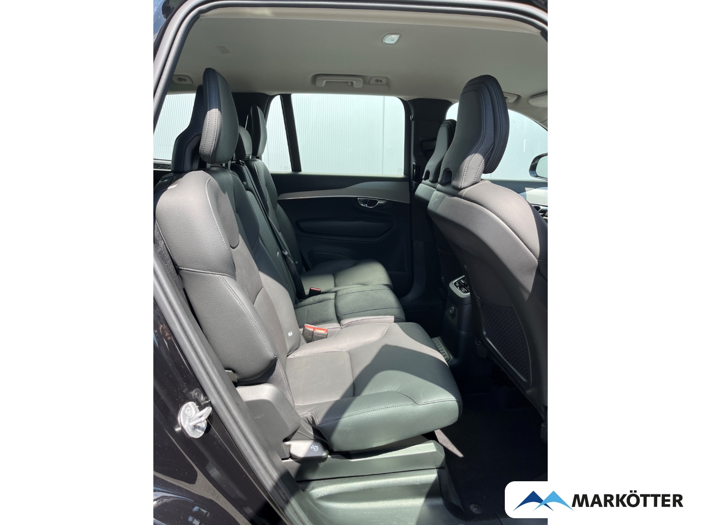 Fahrzeugabbildung Volvo XC90 T8 Core Recharge AWD/ACC/Keyless/7-Sitzer