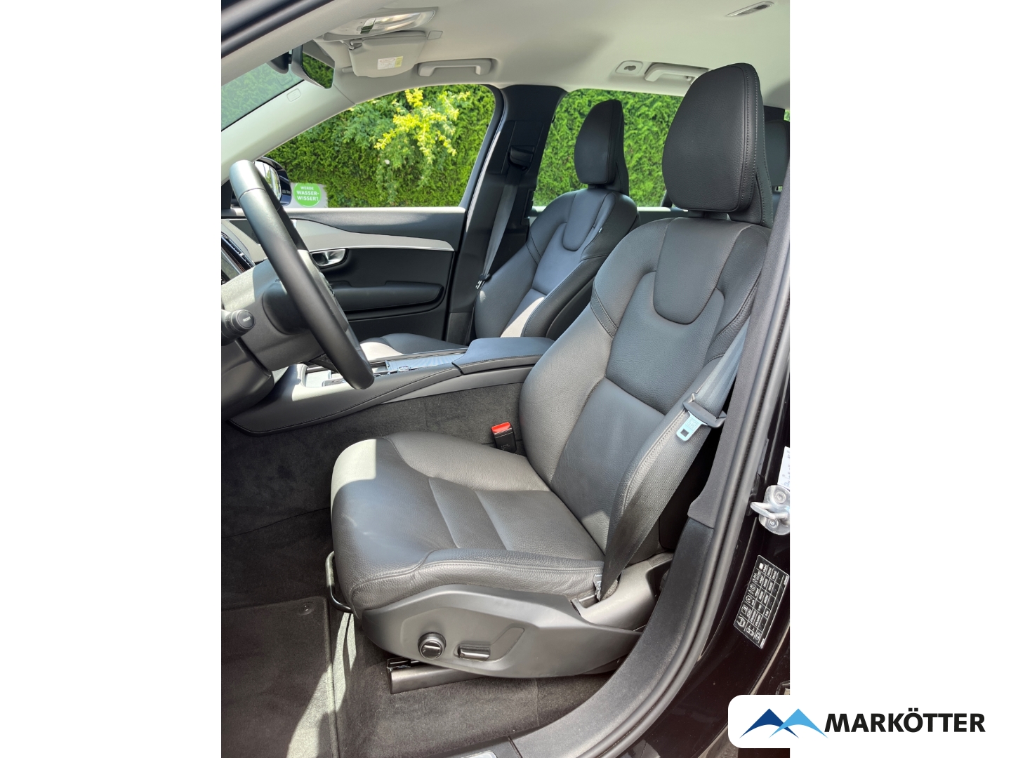 Fahrzeugabbildung Volvo XC90 T8 Core Recharge AWD/ACC/Keyless/7-Sitzer