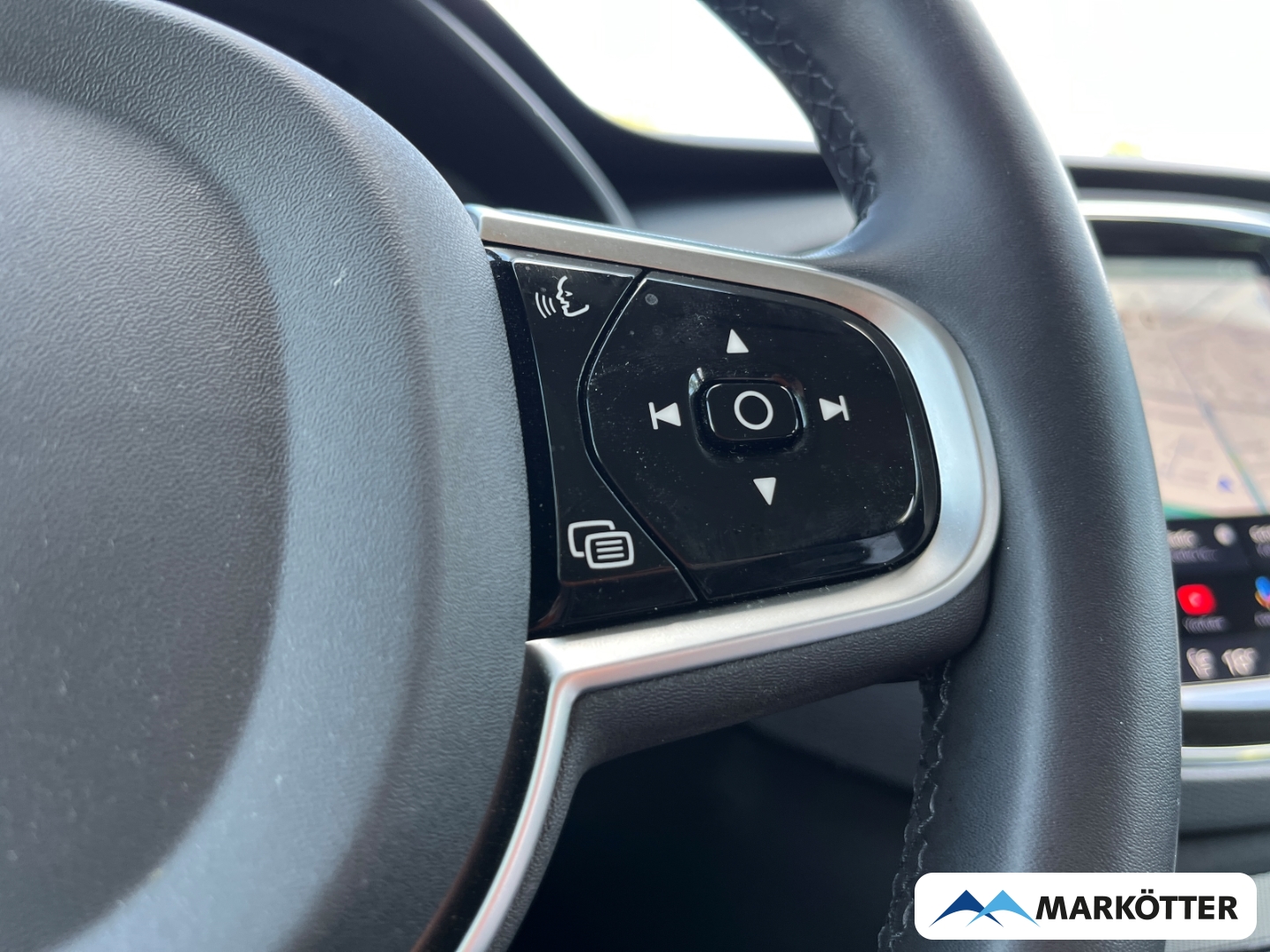 Fahrzeugabbildung Volvo XC90 T8 Core Recharge AWD/ACC/Keyless/7-Sitzer