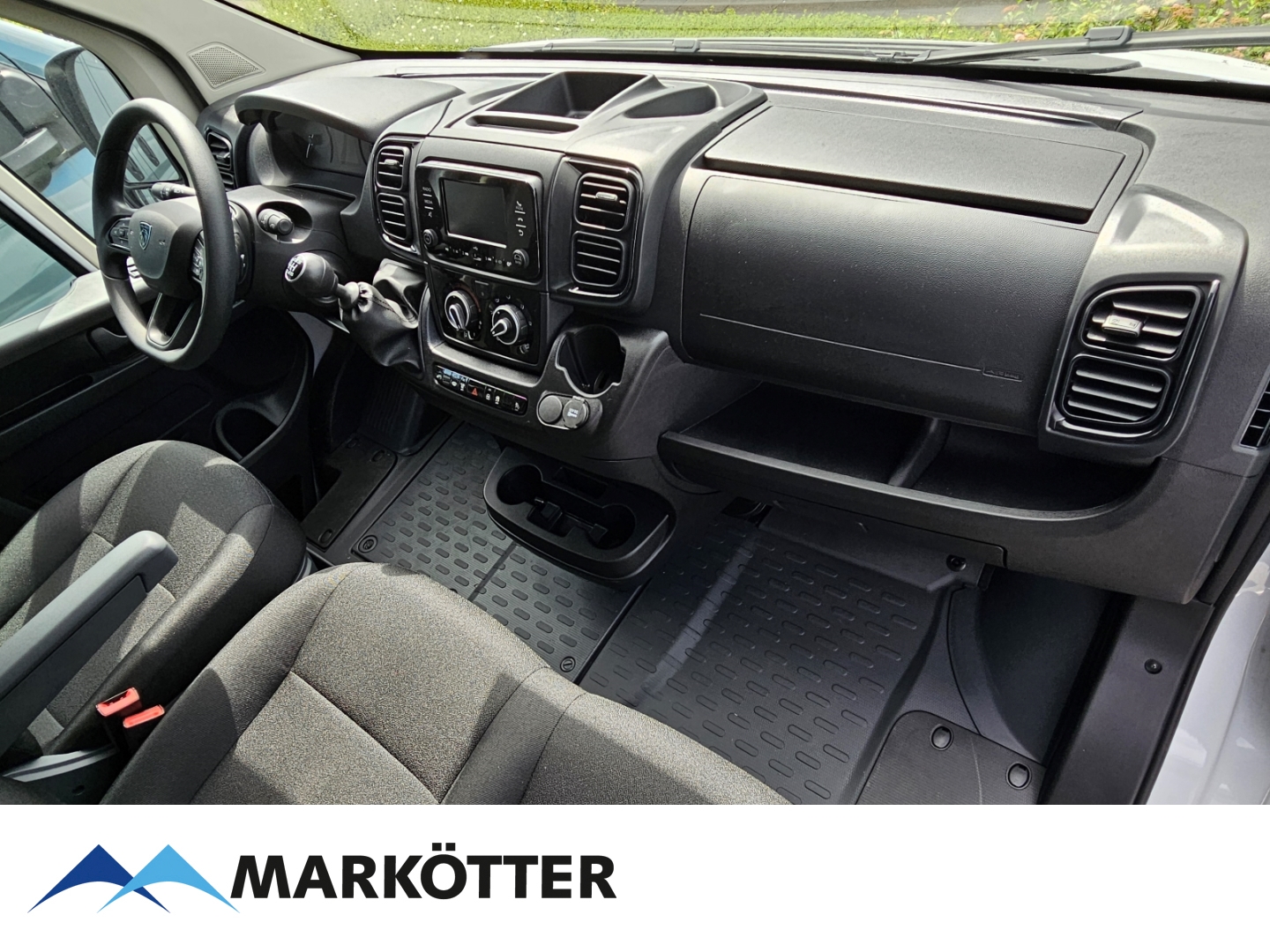 Fahrzeugabbildung Peugeot Boxer Kasten Hochraum 335 L2H2 BlueHDi 140 FAP