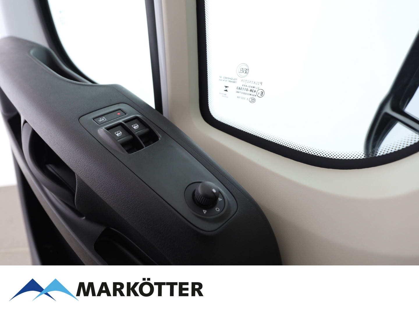Fahrzeugabbildung Peugeot Boxer Kasten Hochraum 335 L2H2 BlueHDi 140 FAP