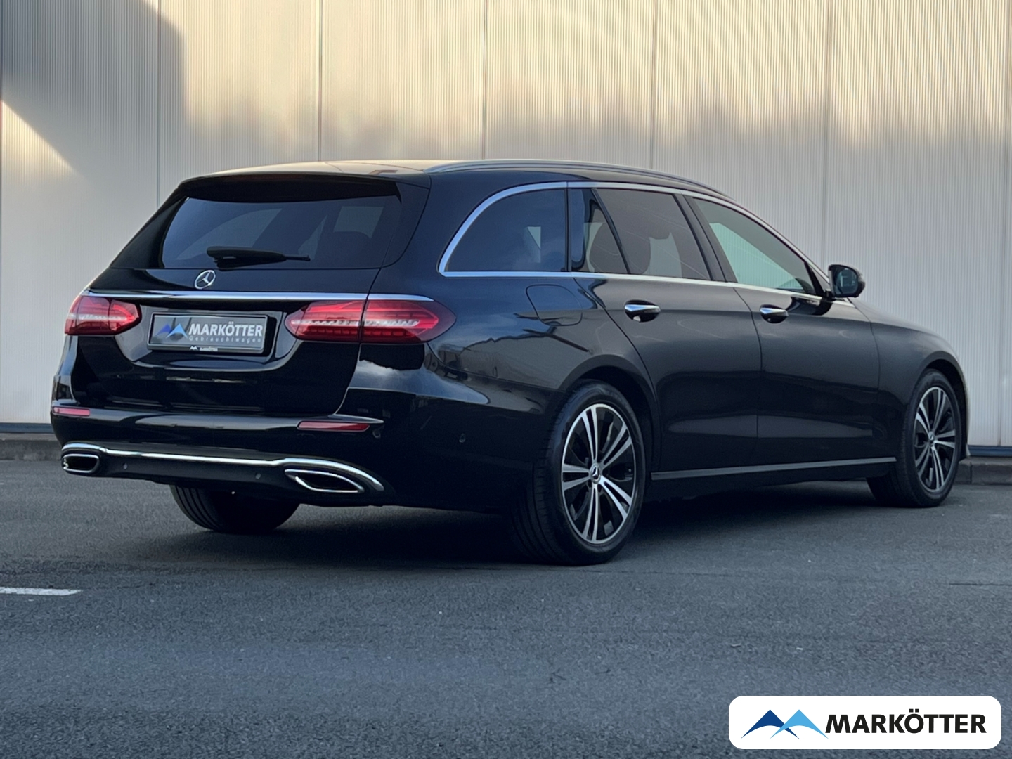 Fahrzeugabbildung Mercedes-Benz E 400 d 4Matic ACC/360°/MBUX/Business/AHK/LED