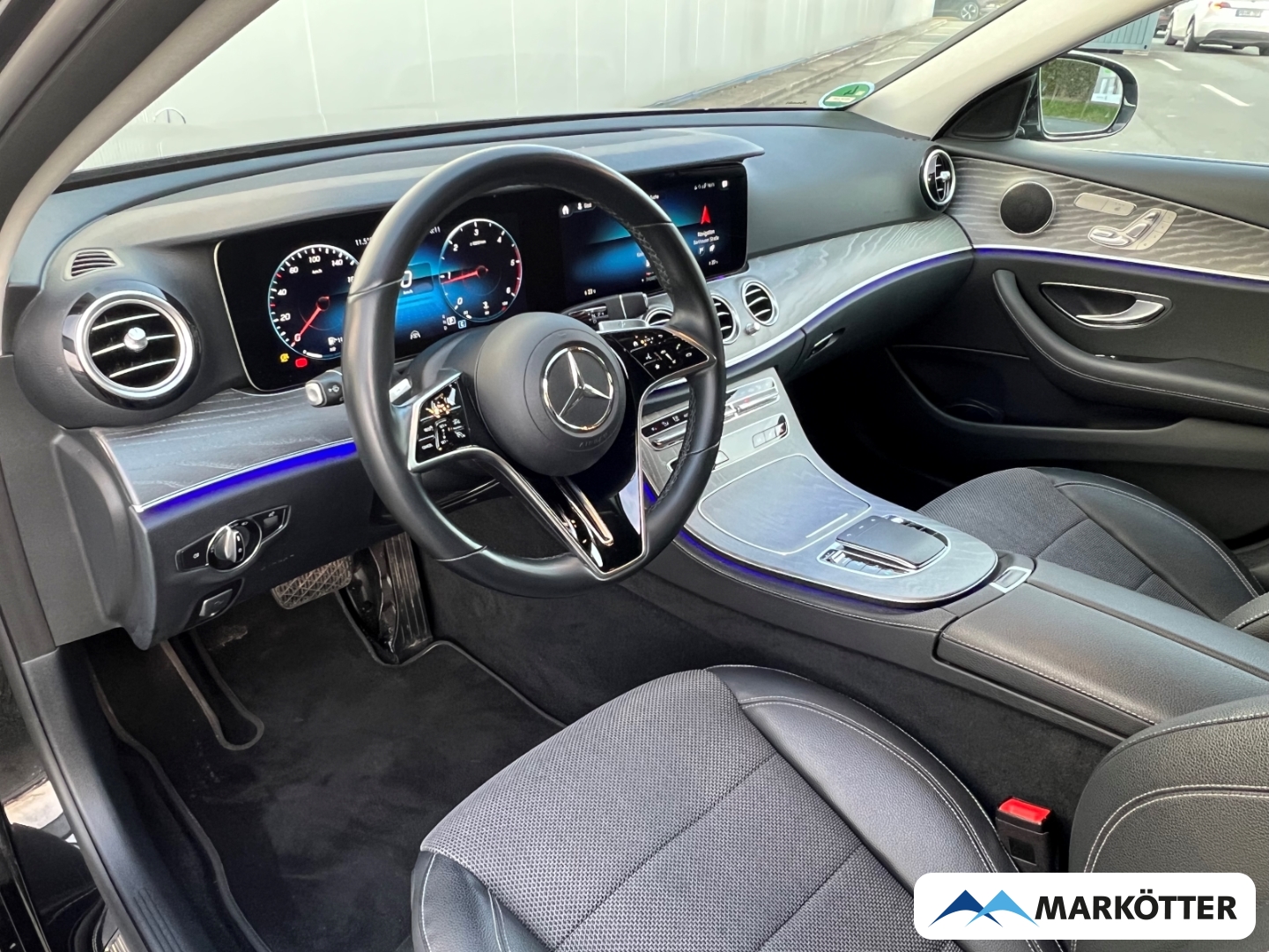 Fahrzeugabbildung Mercedes-Benz E 400 d 4Matic ACC/360°/MBUX/Business/AHK/LED
