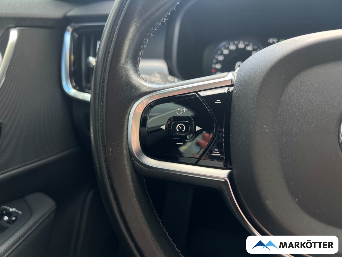 Fahrzeugabbildung Volvo S90 D4 Momentum Pro 4xSHZ/ACC/CAM/BLIS