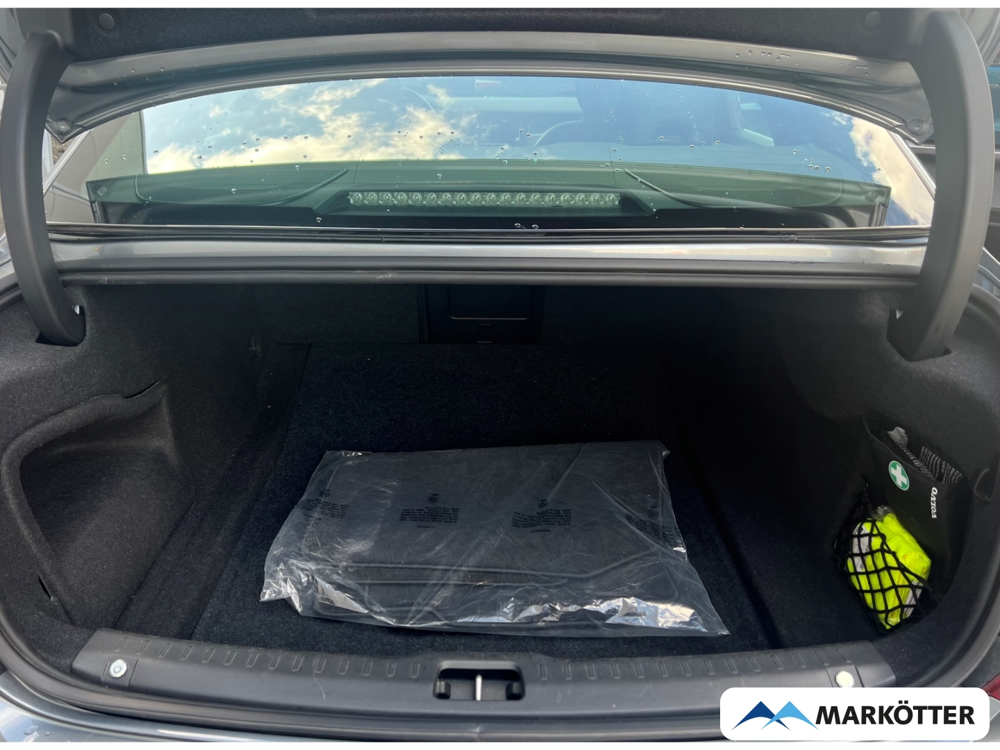 Fahrzeugabbildung Volvo S90 D4 Momentum Pro 4xSHZ/ACC/CAM/BLIS