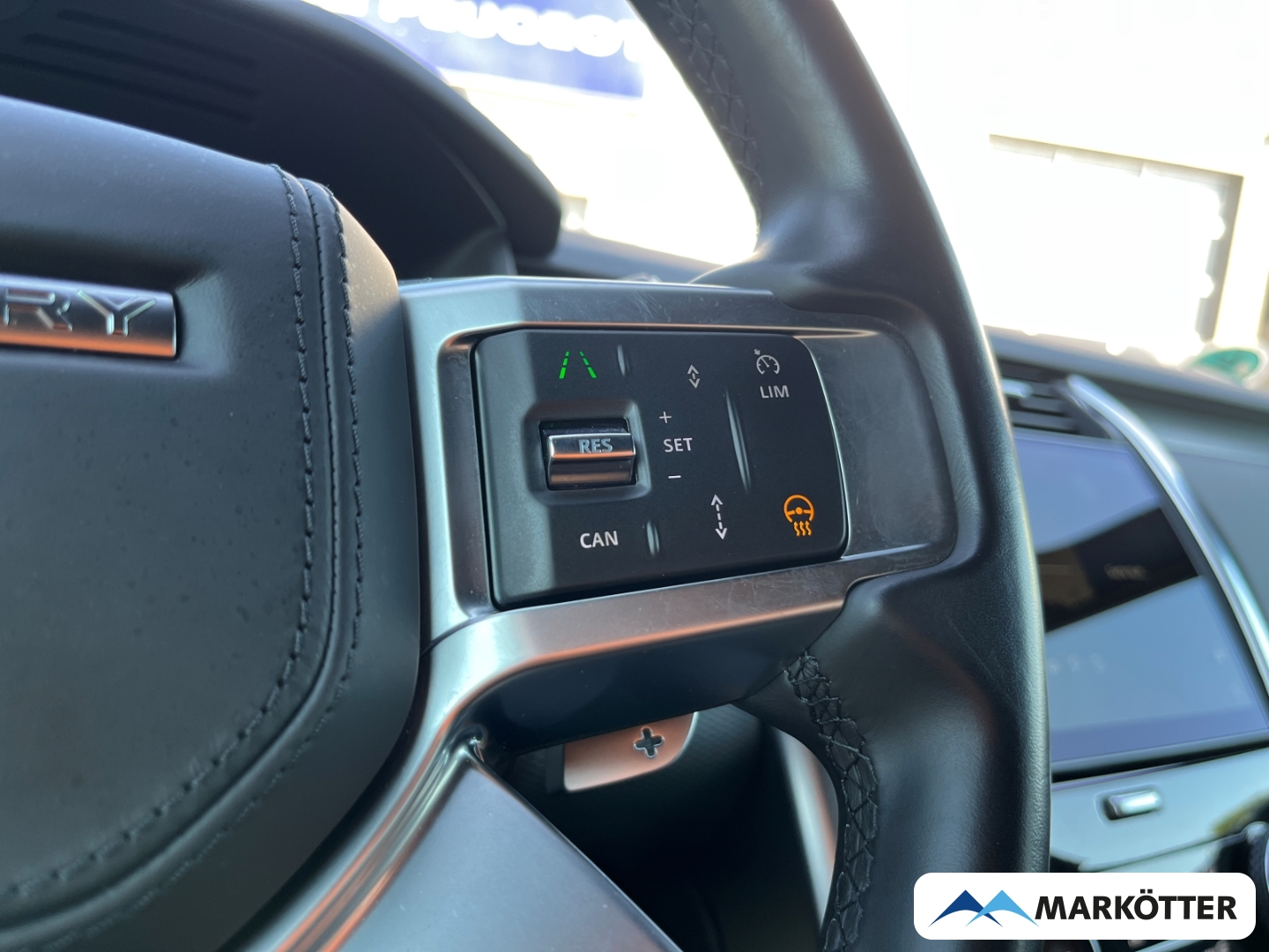 Fahrzeugabbildung Land Rover Discovery 5 D300 R-Dynamic HSE ACC/StandH/Pano